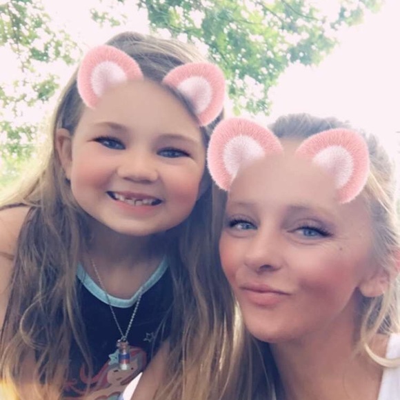 Meet your Posher, Jenny - Picture 2 of 8